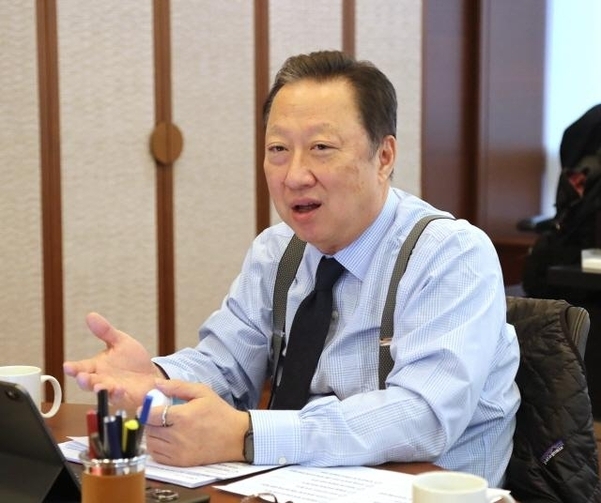 박용만 대한상의 회장이 지난 26일 가진 신년인터뷰에서 발언하고 있다./대한상의 제공