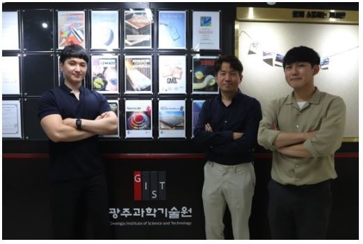 왼쪽부터 지스트 유영진 박사과정생, 송영민 교수, 고주환 박사과정생. 광주과학기술원 제공