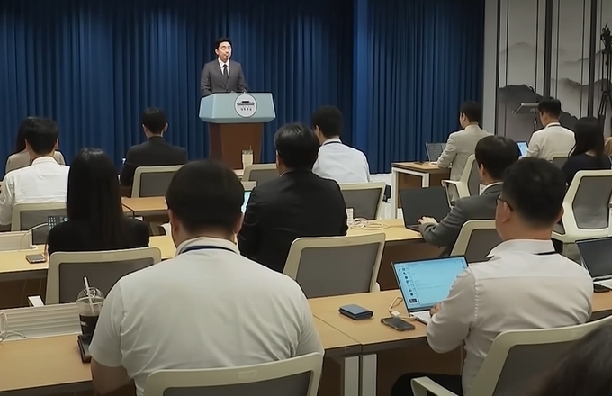 강훈식 대통령 비서실장이 23일 용산 대통령실에서 장관 후보자 지명 관련 브리핑을 하고 있다.