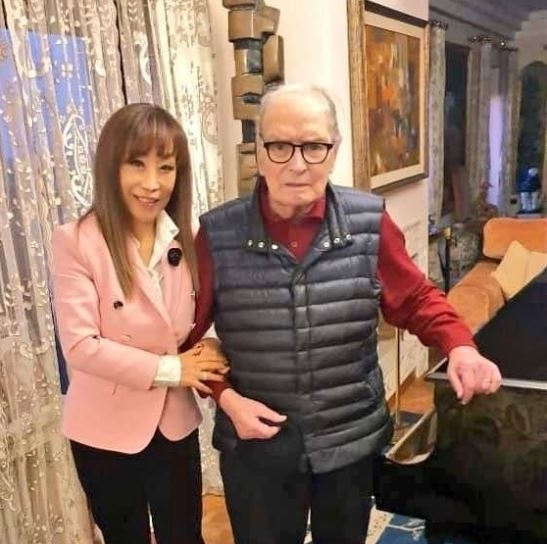 작년 11월 엔니오 모리코네의 로마 자택에서 조수미 씨와 모리코네가 함께 찍은 사진. [조수미 씨 페이스북]